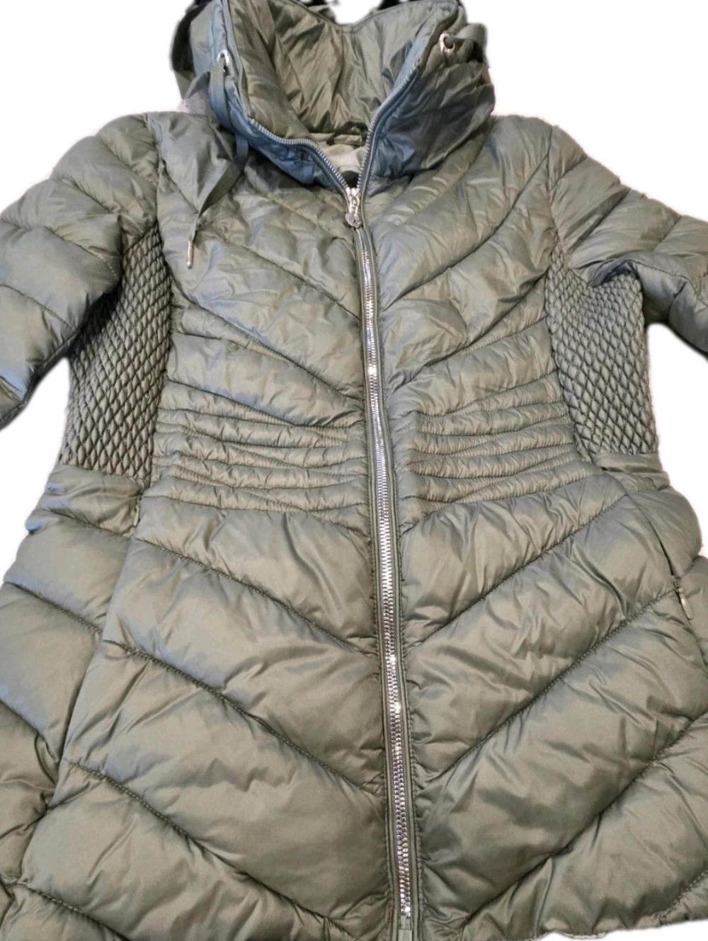 Bernardo Olive Green Puffer Jacket Hooded Quilted Coat Women’s M - Picture 4 of 14